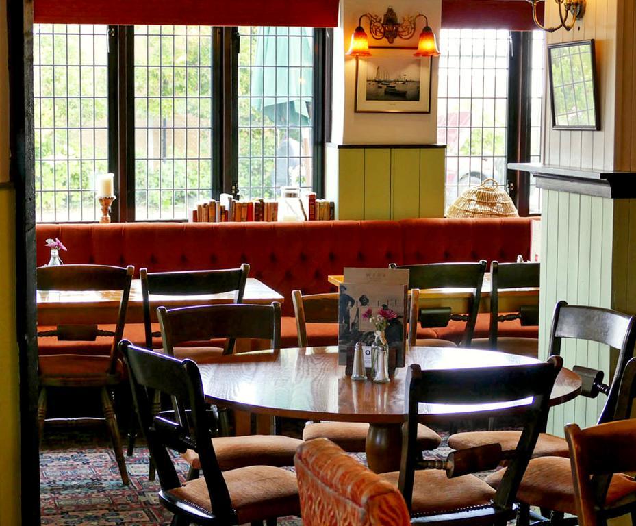 The Crab And Lobster Inn Бембрідж Екстер'єр фото
